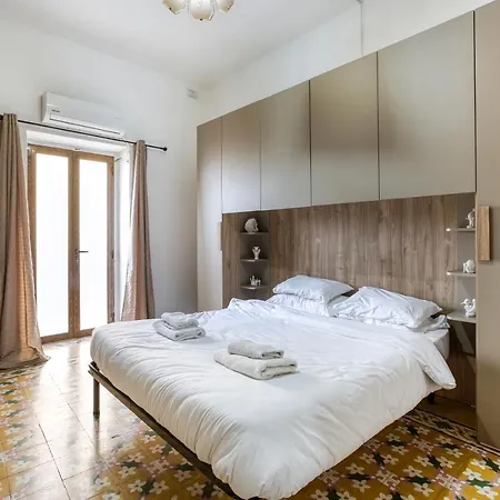 A Lovely, 1br With Lovely Views In By 360 Estates Lägenhet