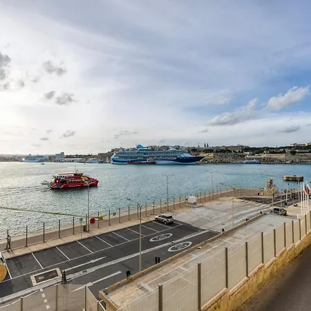 A Lovely, 1br With Lovely Views In By 360 Estates * Senglea