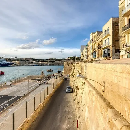 A Lovely, 1br With Lovely Views In By 360 Estates Senglea